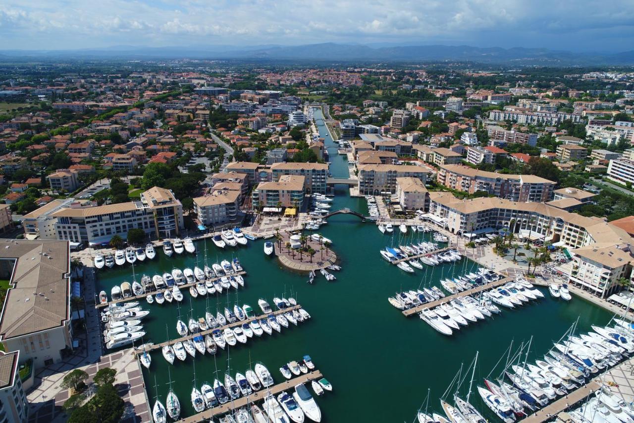 Coeur De Frejus, 3 Pièces Climatisé Avec Piscine, Terrasse, Barbecue * Fréjus