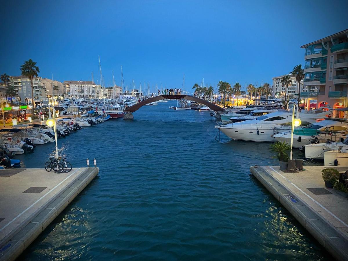 Coeur De Frejus, 3 Pièces Climatisé Avec Piscine, Terrasse, Barbecue *