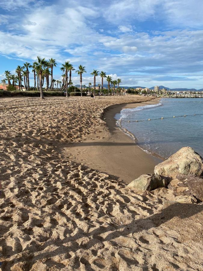 Coeur De Frejus, 3 Pièces Climatisé Avec Piscine, Terrasse, Barbecue Fréjus